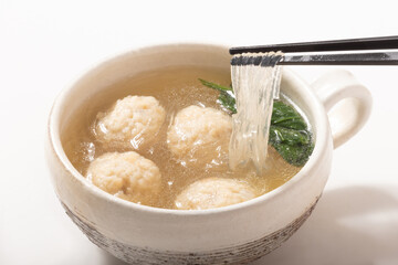 鶏つくね　春雨スープ