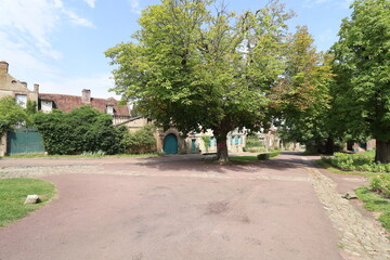 Obraz premium Vieille rue typique, village de Gerberoy, département de l'Oise, France