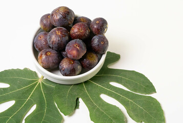Dish of freshly picked organic figs