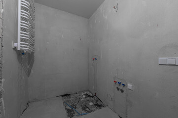 Łazienka w domu w stanie surowym deweloperskim © Paweł Kacperek