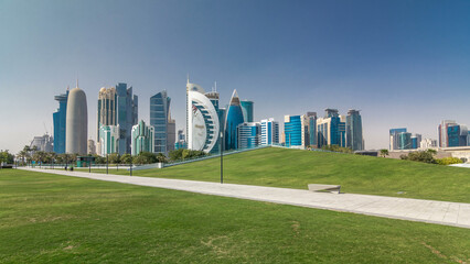Obraz premium The high-rise district of Doha timelapse hyperlapse