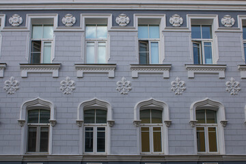 Obraz premium Exploring the Architectural Details of This Historic Buildings Unique Design and Beauty