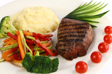 steak with vegetables