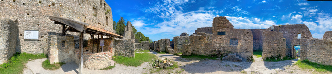 Panorama Burgruine Eisenberg, Innenansicht