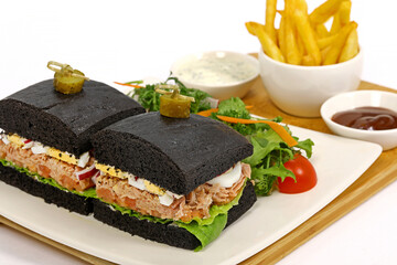 sandwich with fries