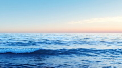 Obraz premium Panorama of sea waves on the background of dawn