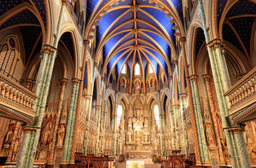 Fototapeta premium Interior of Notre-Dame Cathedral Basilica, Ottawa, Ontario, Canada