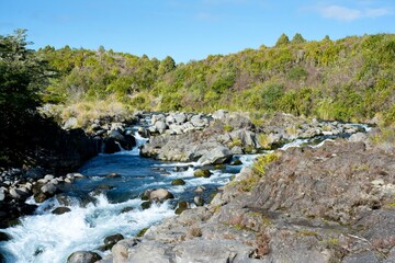Obraz premium water raging over the rocks, The Mahuia Rapids, Tongariro National Park