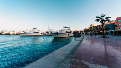 Obraz premium embankment street of the Red Sea in Egypt with ships boats