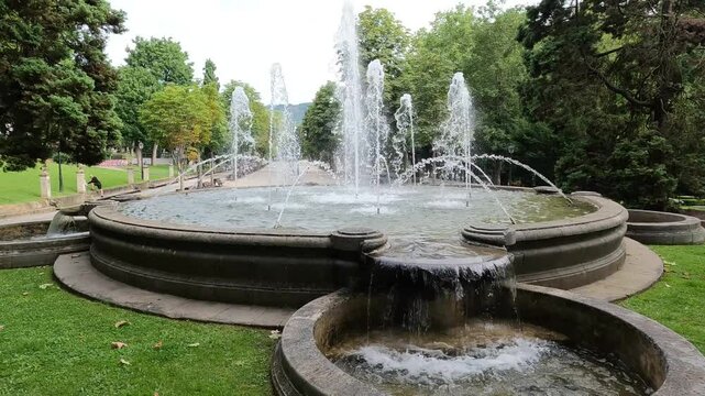 La llamada fuente de La Fuentona en los jardines de san Francisco de la ciudad de Oviedo, Espa&ntilde;a
