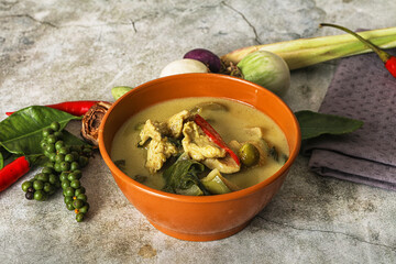 Thai green chicken curry with coconut