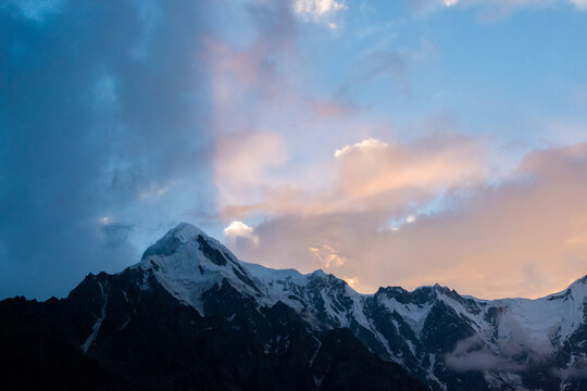 Atardecer en el macizo del Nanga Parbat, Pakistan