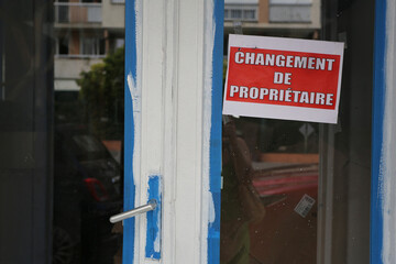 Pancarte de changement de propri&eacute;taire et travaux