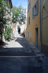 Fototapeta premium Ruelle pavée à Hyères