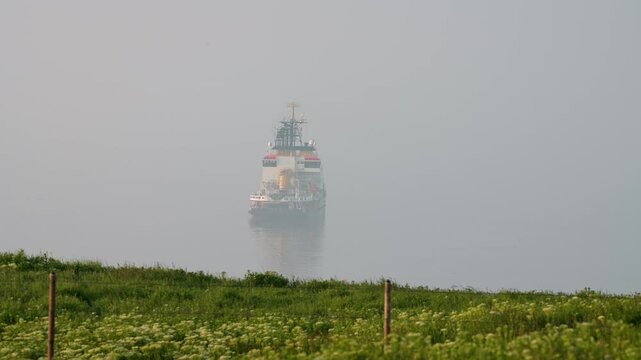 Schiff vor Helgoland