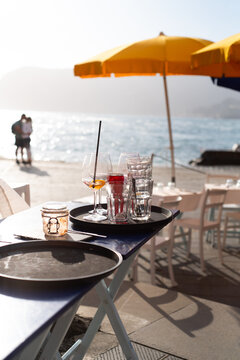 Restaurant and couple Vernazza, Cinque Terre