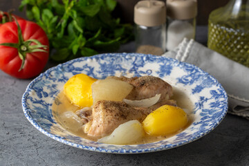 Potato and chicken thigh boiled dish (Turkish name; tavuk haslama)