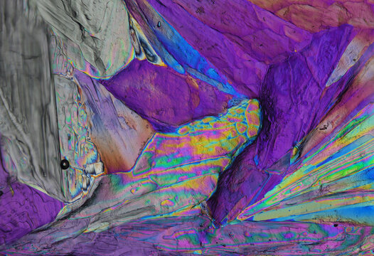 Micrograph of magnesium sulfate crystals polarized light