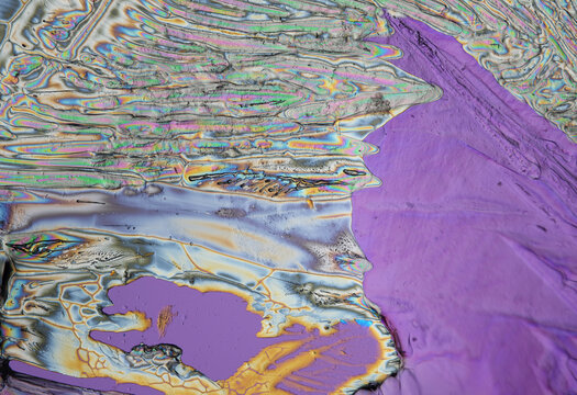 Micrograph of magnesium sulfate crystals polarized light