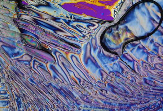 Micrograph of magnesium sulfate crystals polarized light
