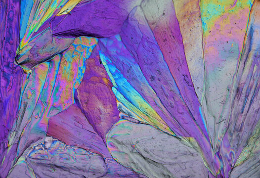 Micrograph of magnesium sulfate crystals polarized light