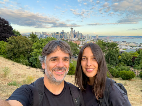 Tourist couple in Seatlle 