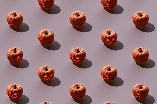  Pattern of Glowing Jack-o'-Lanterns