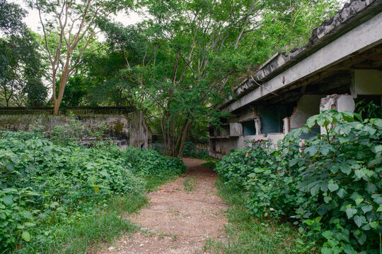 Hospital destroyed and abandoned in Colombia