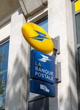 Enseigne de la poste et la banque postale