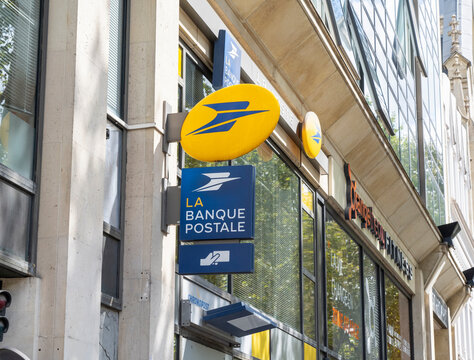 Enseigne de la poste et la banque postale