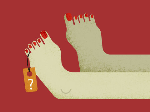 Tag with question mark on finger