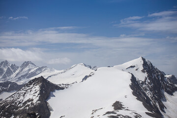 Obraz premium Snow-capped peaks of the Alps