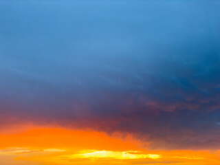 Obraz premium sunset burning sky cloud texture orange grey