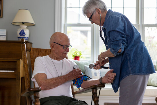 Veteran at home nurse medical blood Pressure sphygmomanometer 