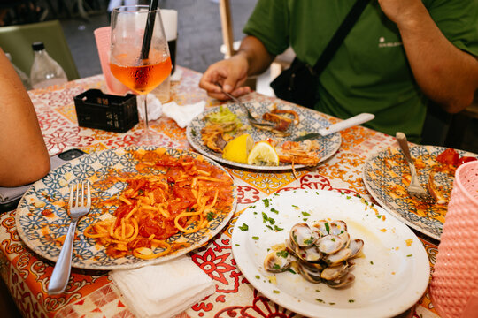 Mediterranean Outdoor Dining
