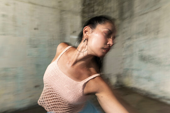 High energy urban dance, direct flash