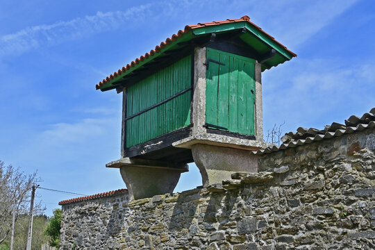 Paesaggi di Galizia, un Horreo sul cammino Primitivo di Santiago di Compostela fra Melide ed Arzua - Galizia, Spagna	