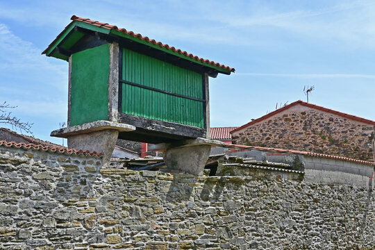 Paesaggi di Galizia, un Horreo sul cammino Primitivo di Santiago di Compostela fra Melide ed Arzua - Galizia, Spagna	