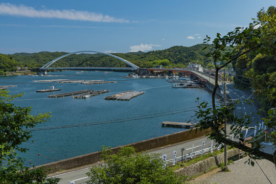 日本　三重県鳥羽市の生浦湾に架かる麻生の浦大橋