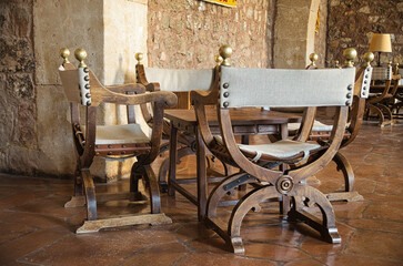 banco urbano ideal para un descanso en el campo