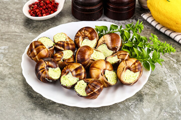 Fresnch escargort with basil butter