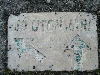 Signal on the ground: you're on the right way!