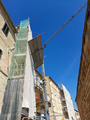 Lavori in corso nel cantiere edile