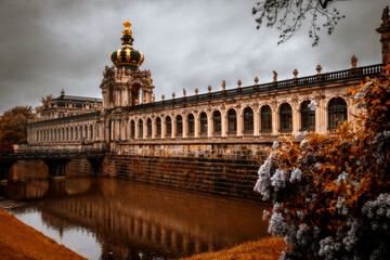 Fototapeta premium Der Zwinger in Dresden. Sachsen. Germany.