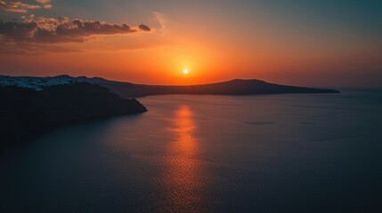 Obraz premium Breathtaking Sunset Over Serene Alpine Lake Landscape