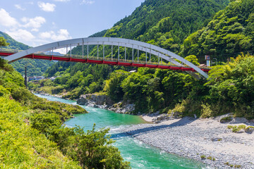 Fototapeta premium 日本の風景・夏 徳島県三好市 大歩危峡