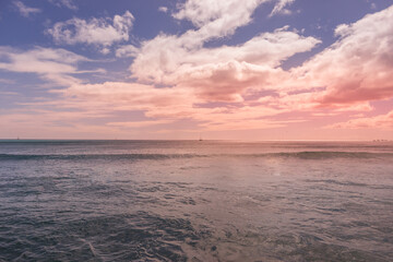 Obraz premium Beautiful Sunset Wakiki Beach Hawaii summer vacation