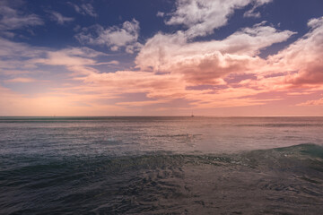 Fototapeta premium Beautiful Sunset Wakiki Beach Hawaii summer vacation