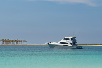 Turquoise waters in La Tortuga Island, Venezuela. © DOUGLAS