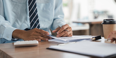 Focused document review during a cafe meeting
